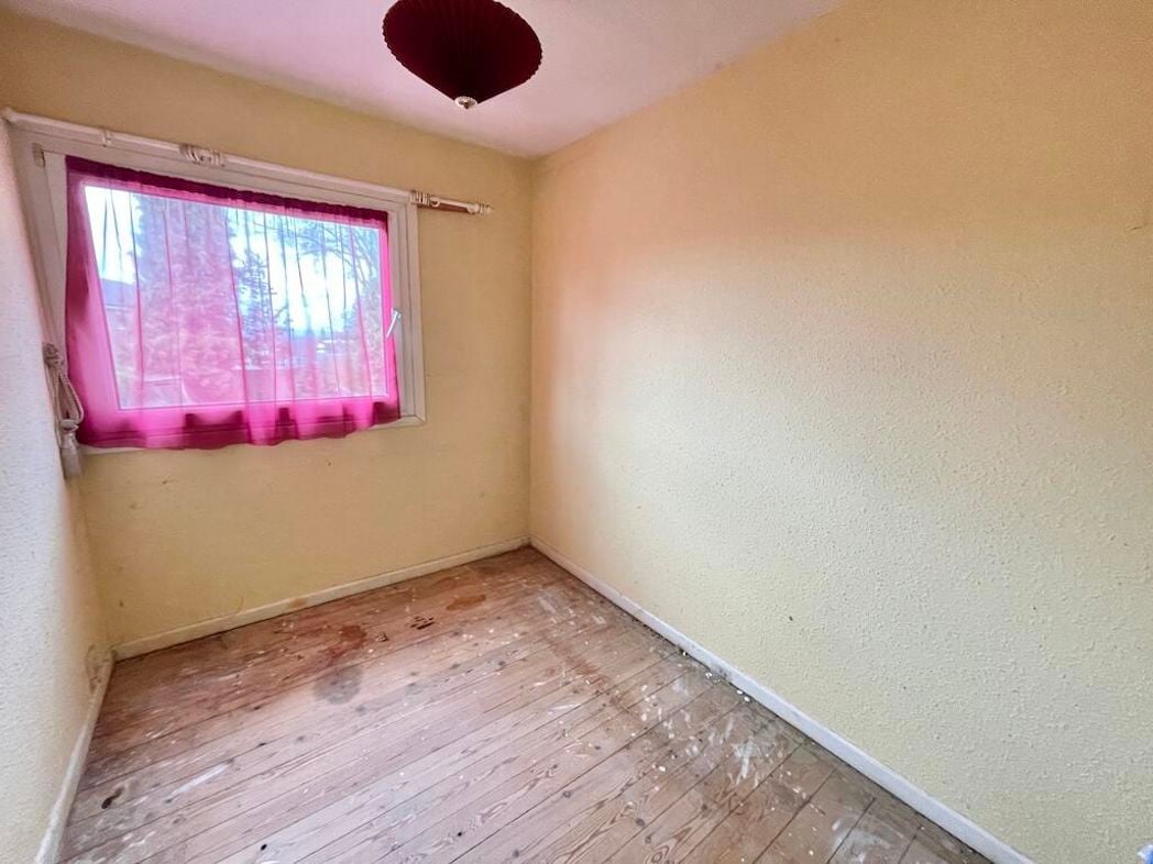 Property image 8 of 11