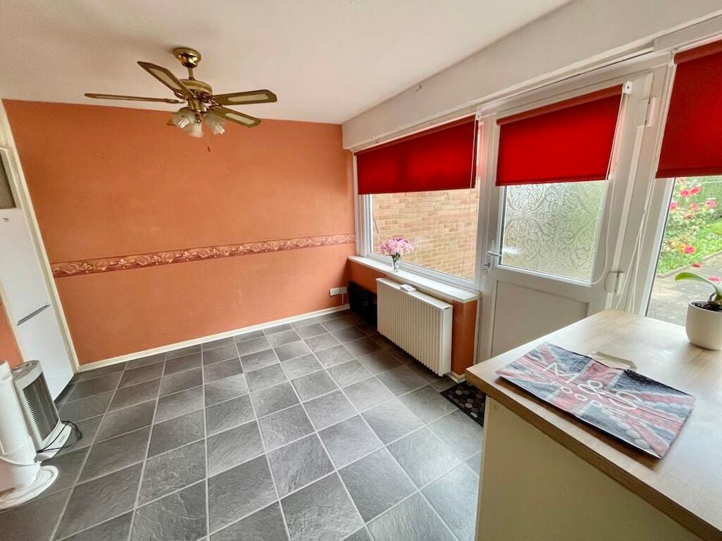 Property image 5 of 11