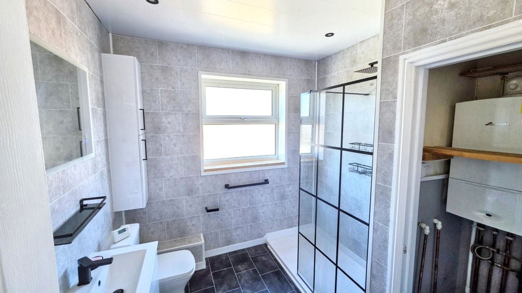 Property image 11 of 13