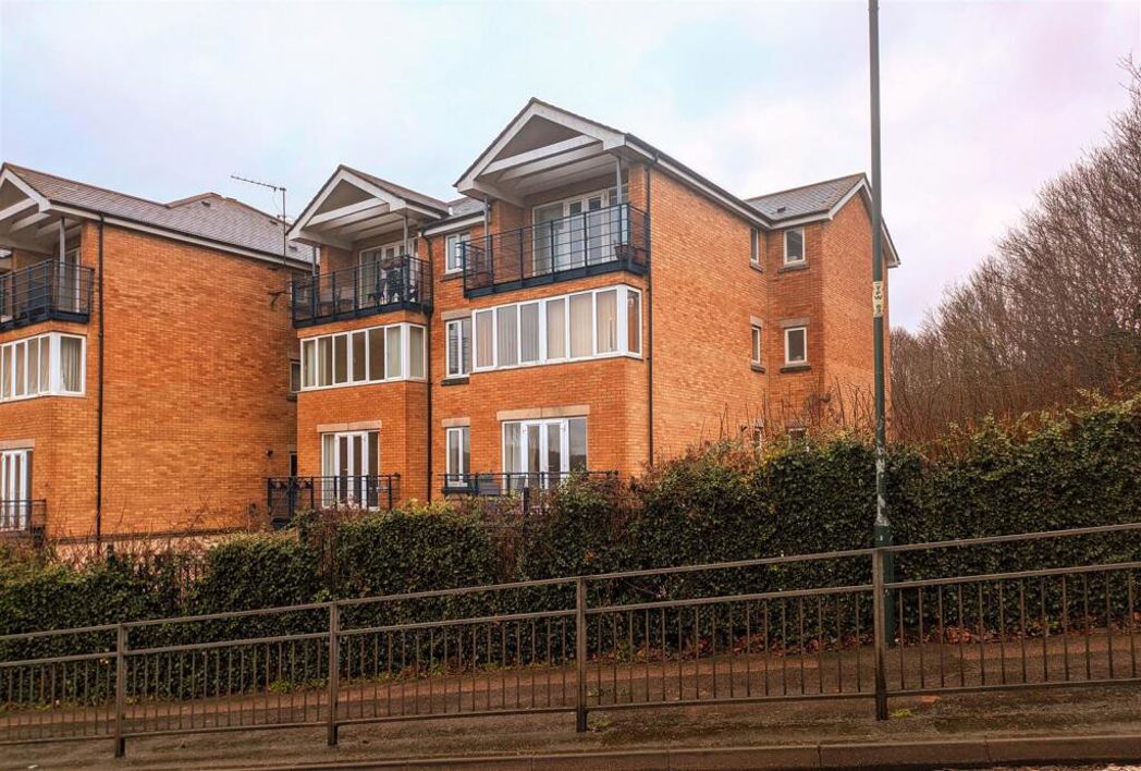 Property image 4 of 11