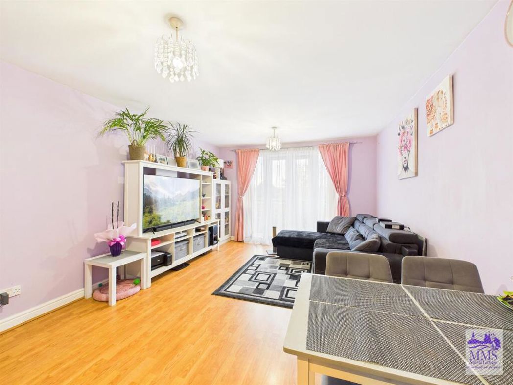Property image 5 of 11