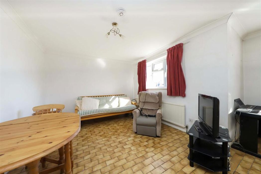 Property image 3 of 6