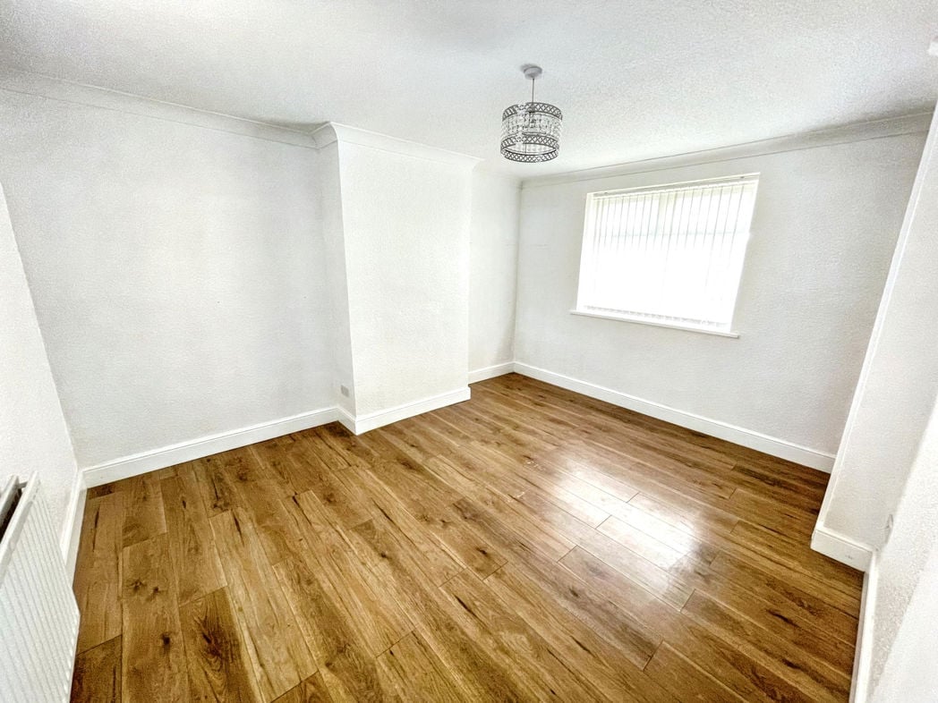 Property image 6 of 8