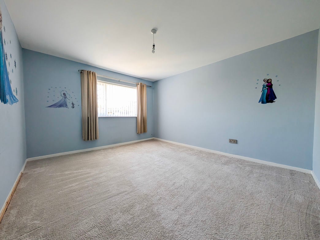 Property image 9 of 16