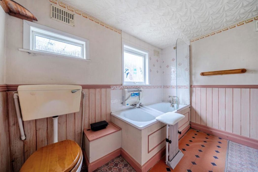Property image 10 of 10
