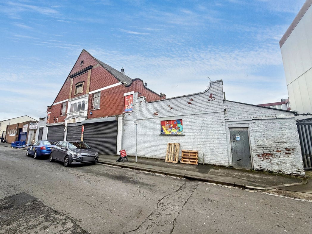Property image 2 of 16