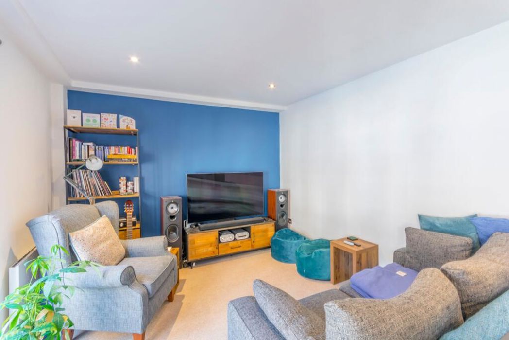 Property image 3 of 9