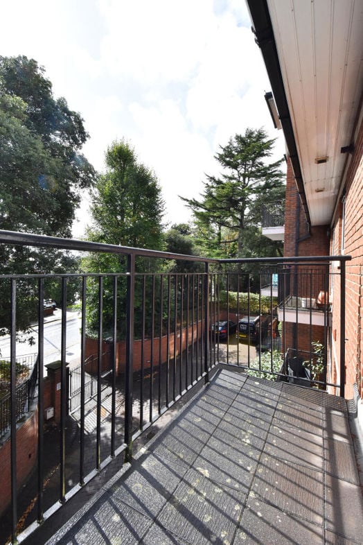 Property image 12 of 17