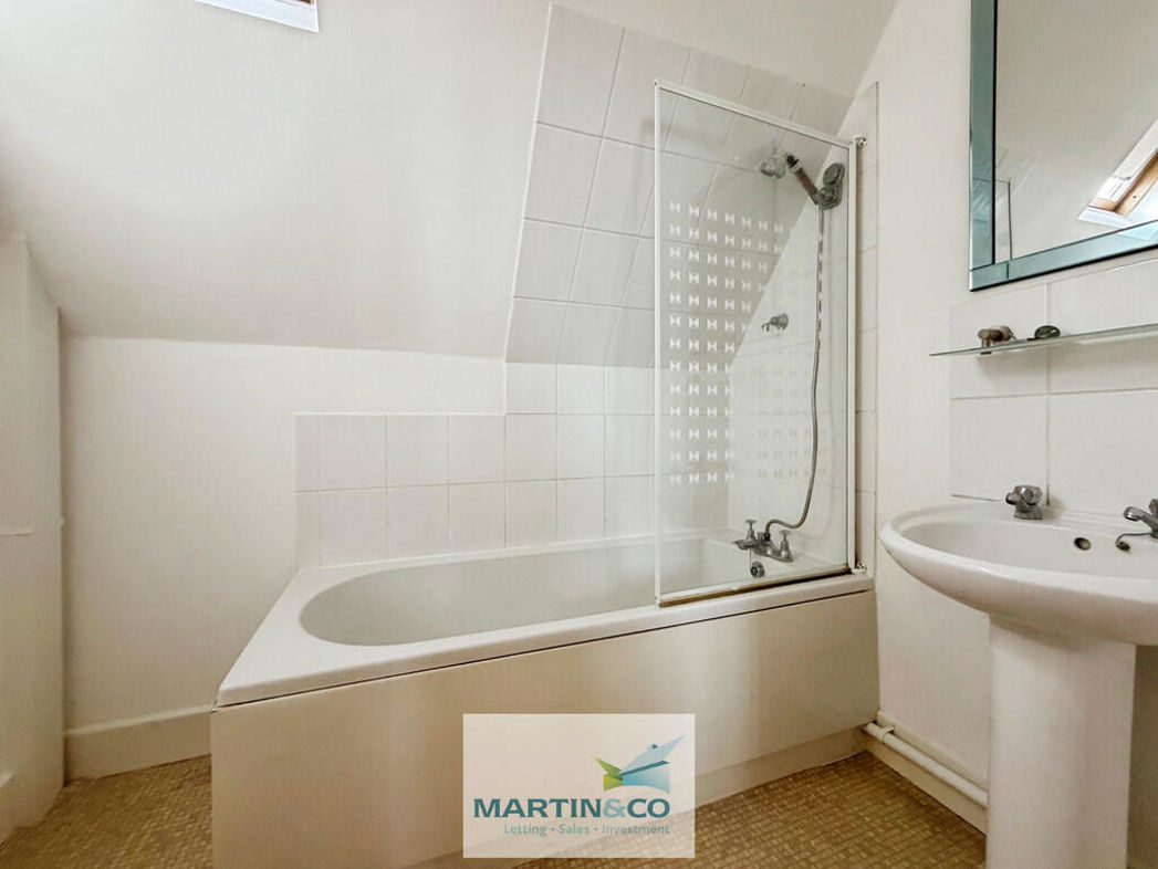 Property image 11 of 14