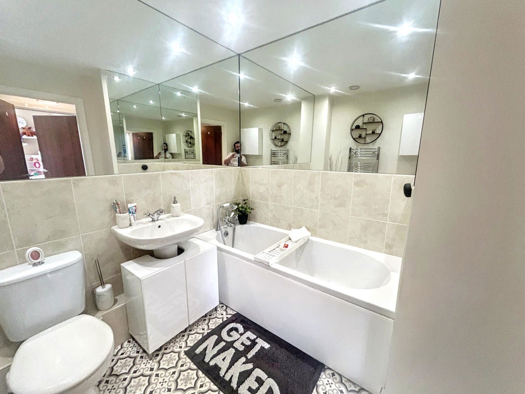 Property image 11 of 22