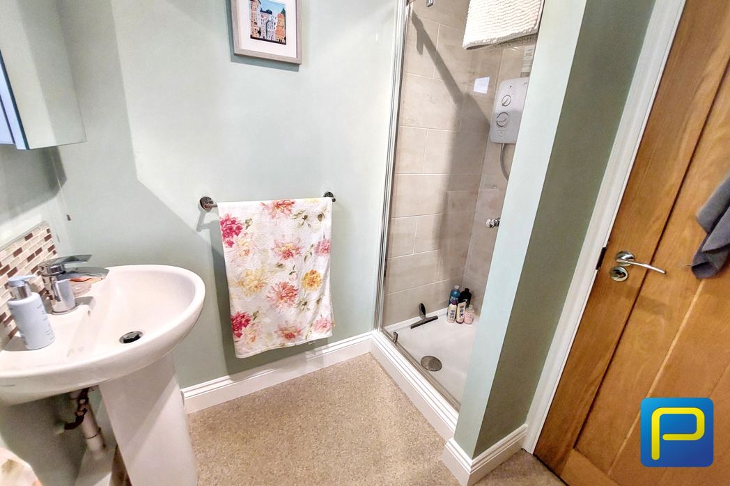 Property image 11 of 22
