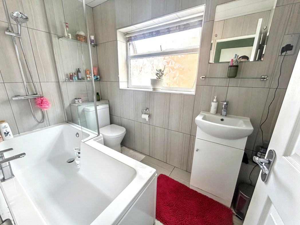 Property image 11 of 16