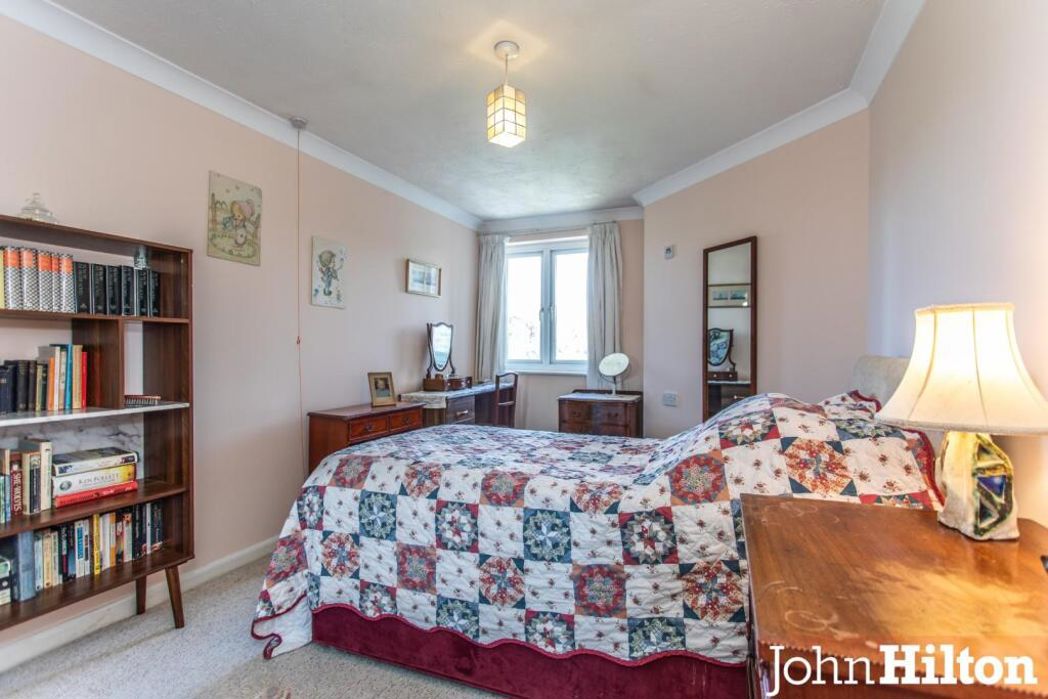 Property image 8 of 16