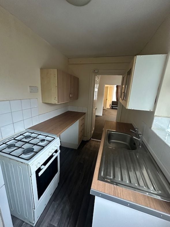 Property image 3 of 12
