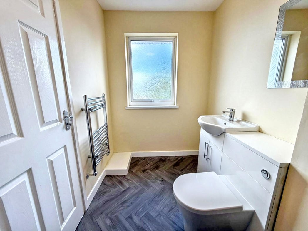 Property image 10 of 14