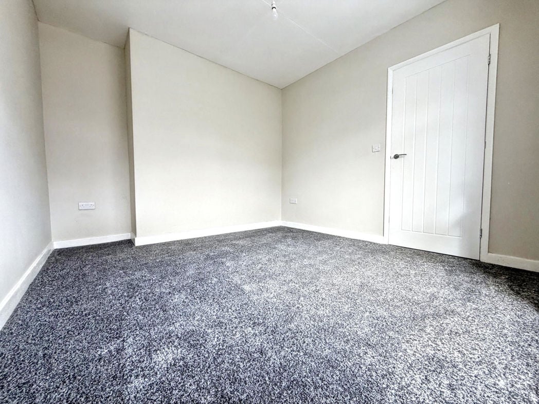Property image 5 of 17
