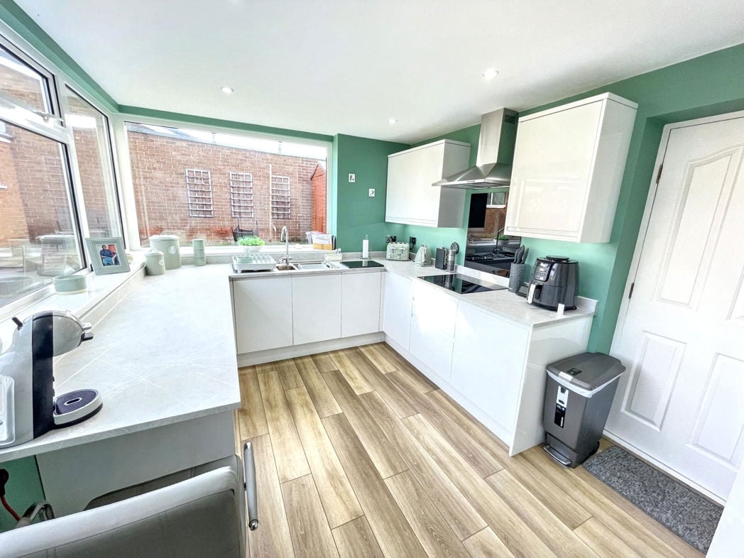 Property image 4 of 8