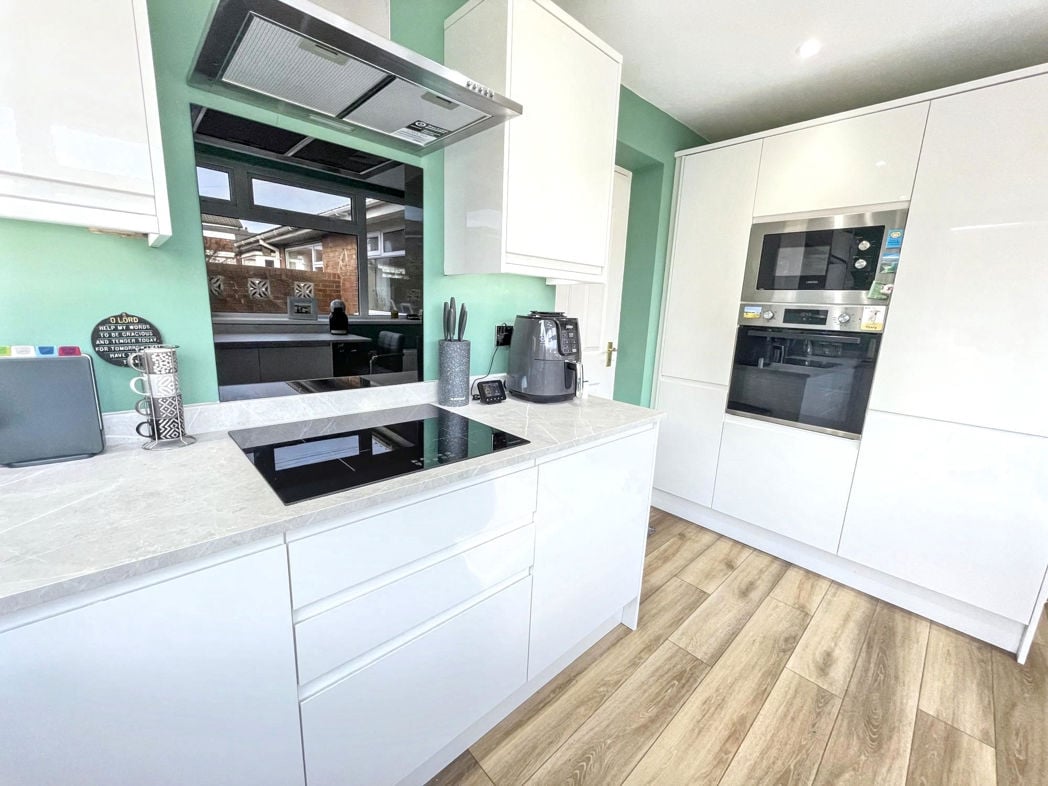 Property image 5 of 8