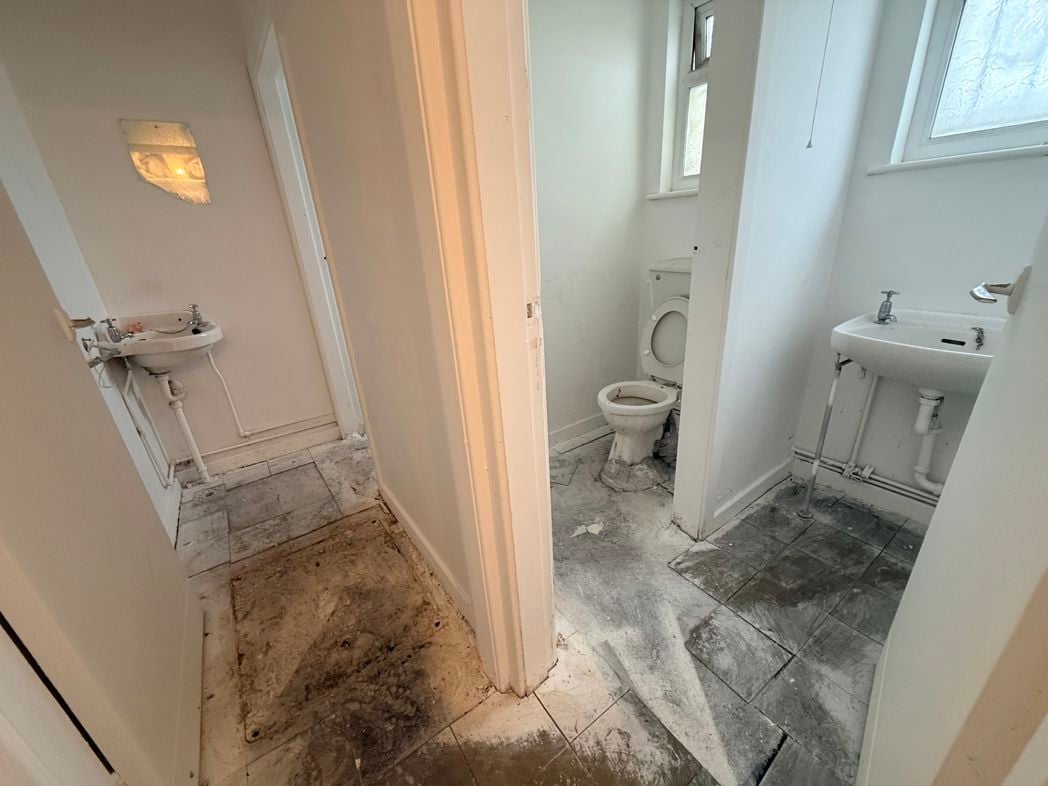 Property image 2 of 8