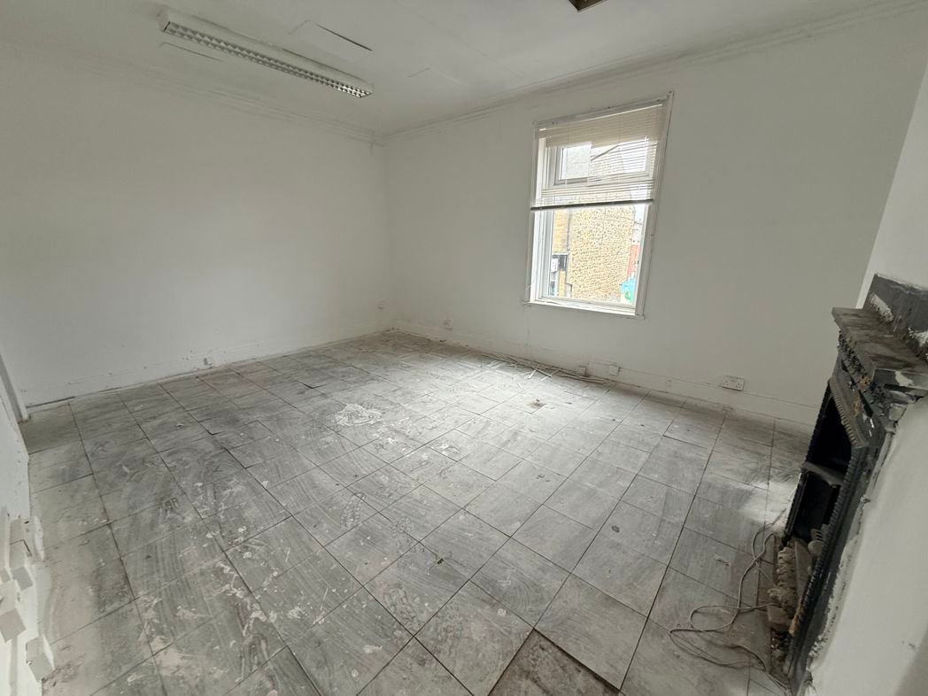 Property image 5 of 8