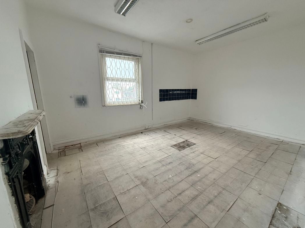 Property image 6 of 8