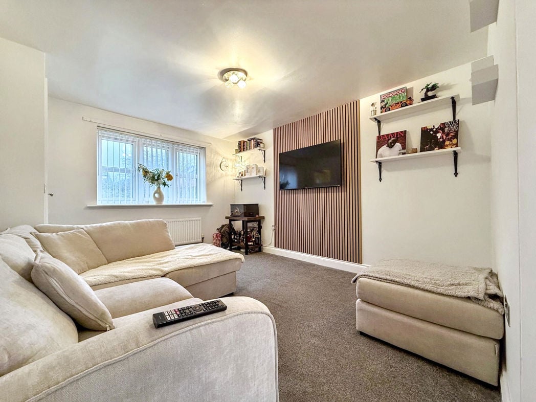 Property image 2 of 16