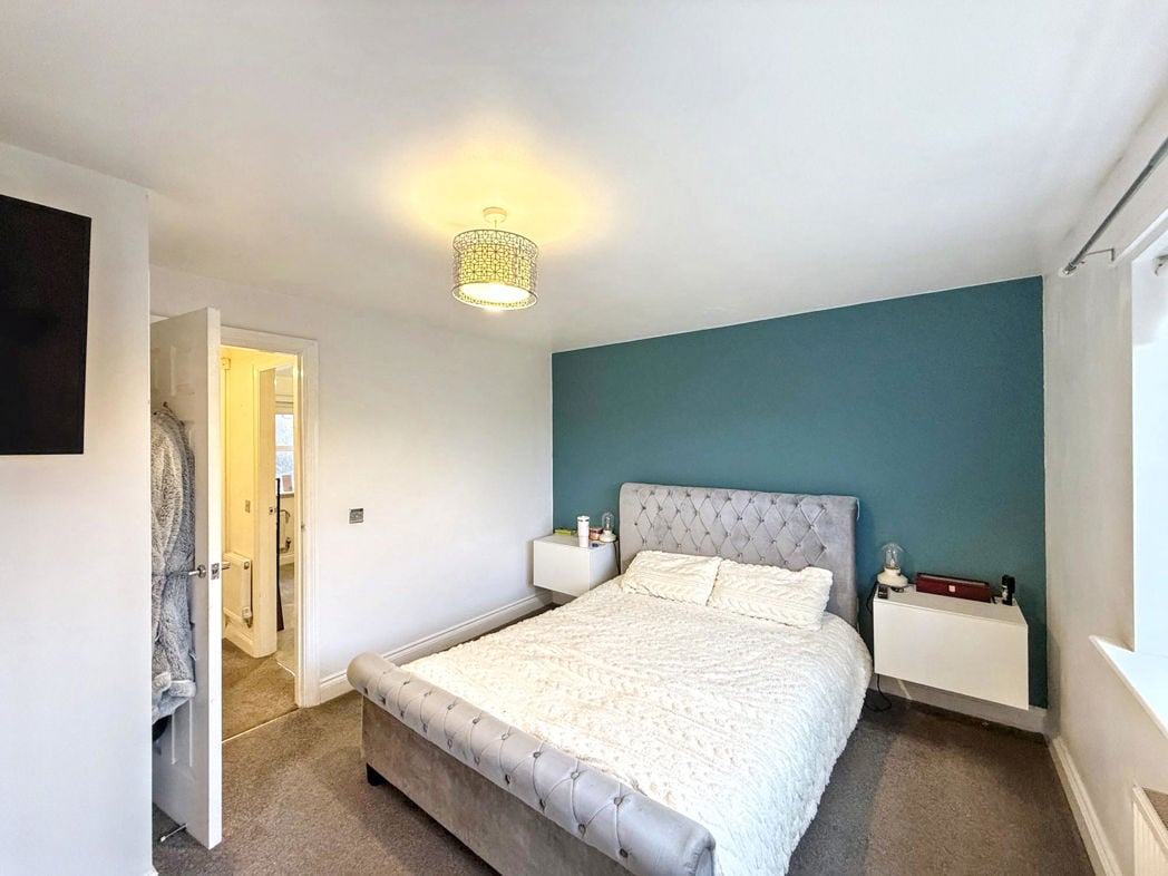 Property image 10 of 16