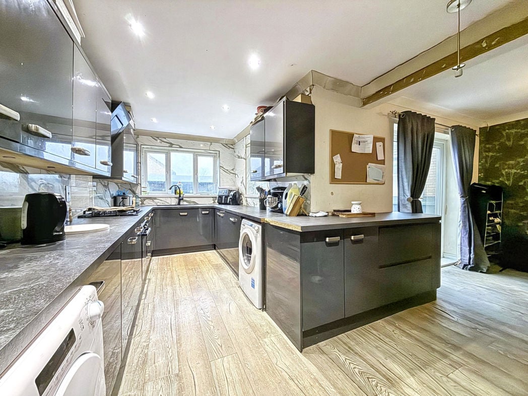 Property image 7 of 23