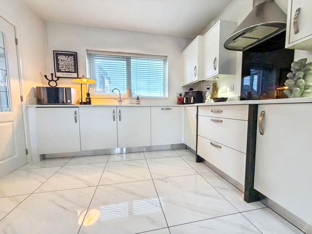 Property image 8 of 21