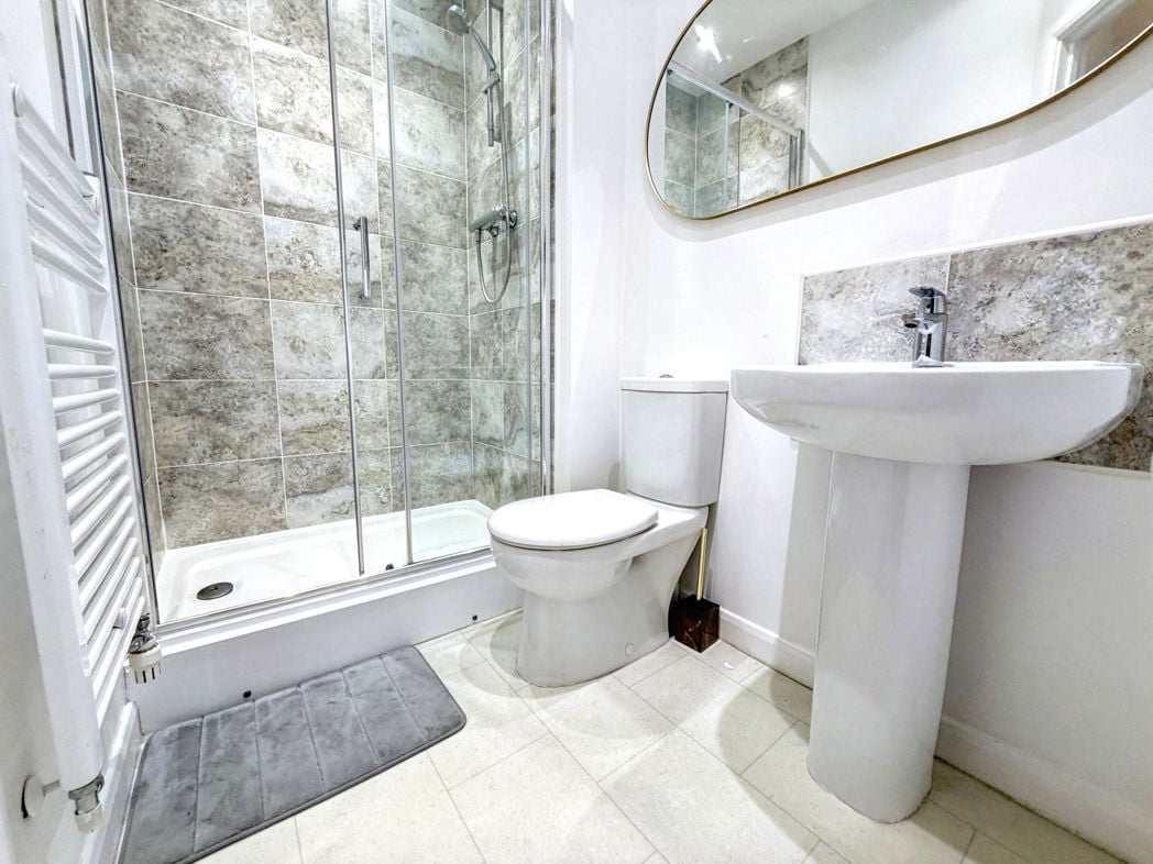 Property image 16 of 21