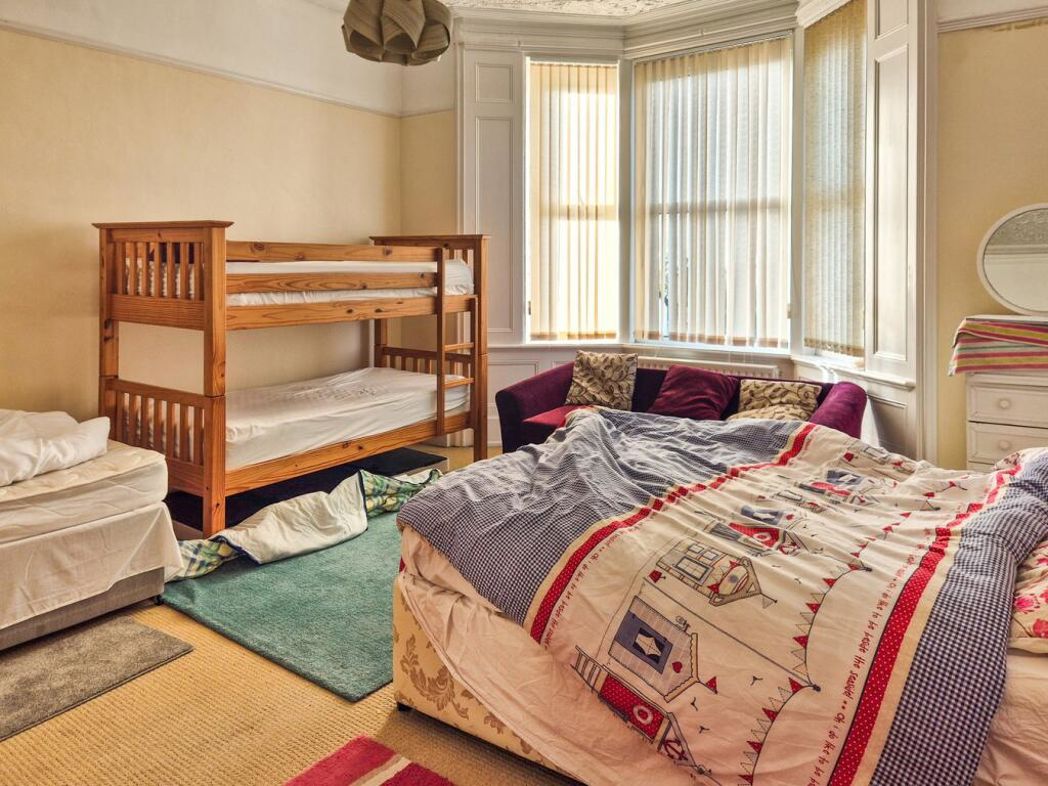 Property image 11 of 19