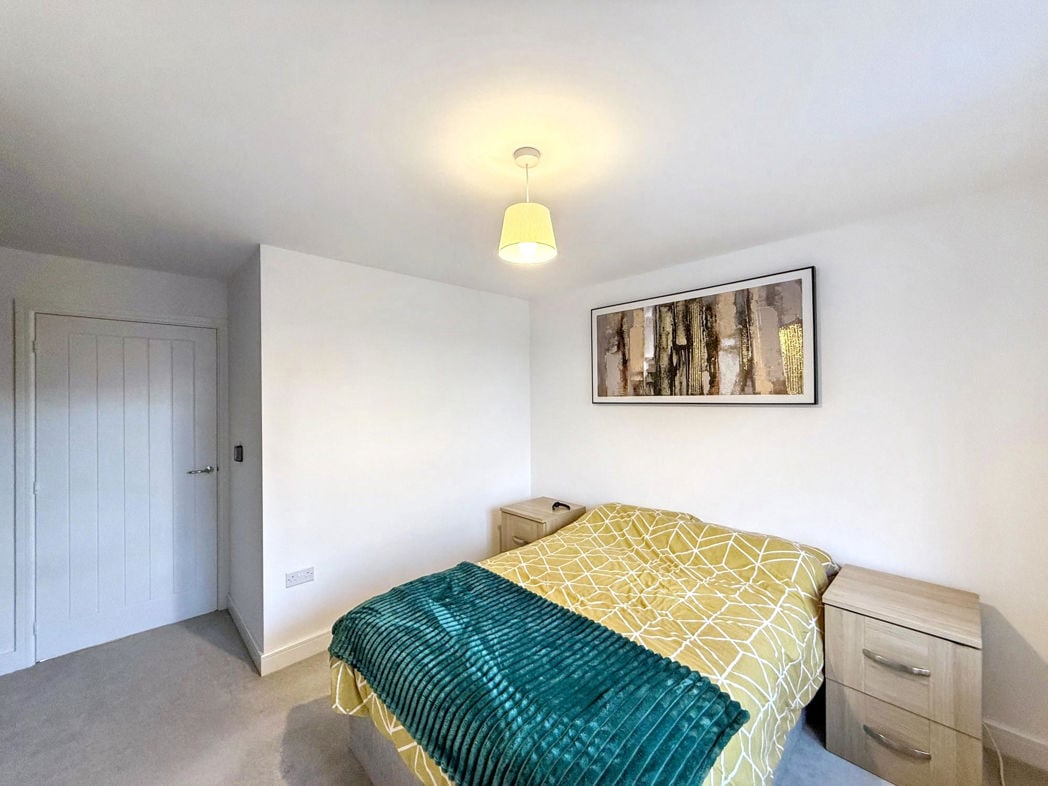 Property image 11 of 18