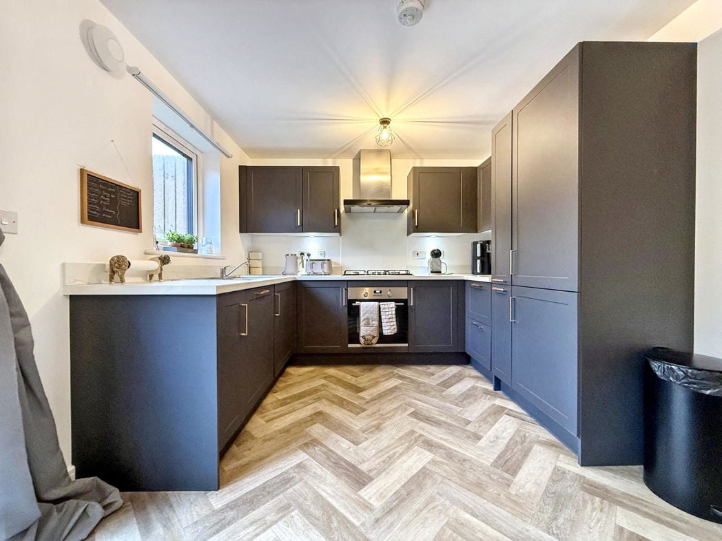 Property image 6 of 18