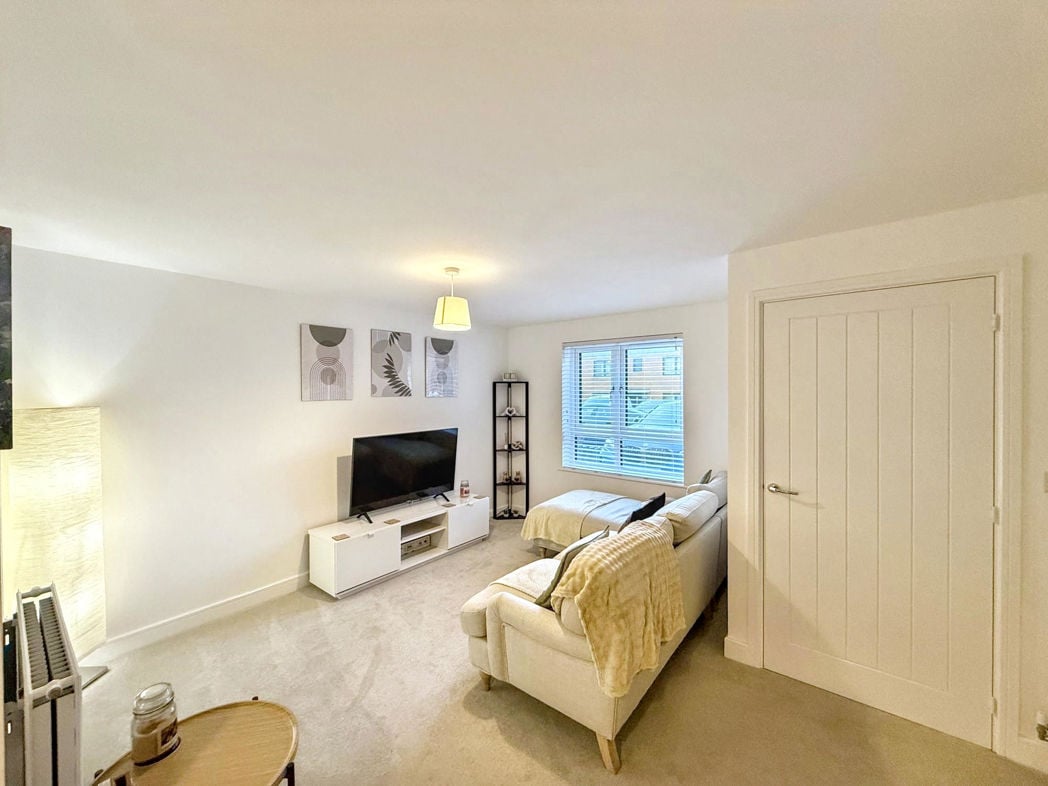 Property image 2 of 18