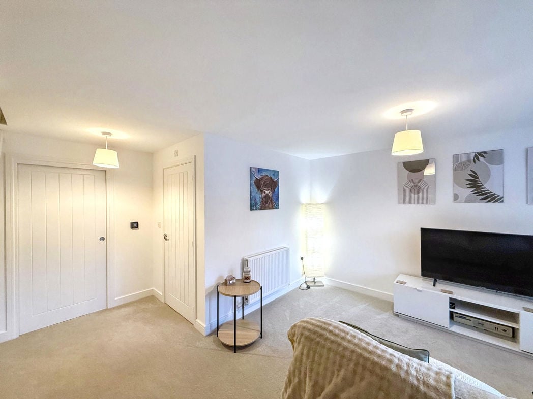Property image 3 of 18