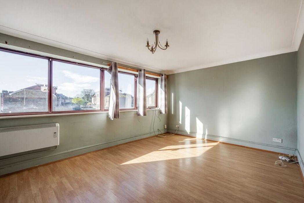 Property image 3 of 8
