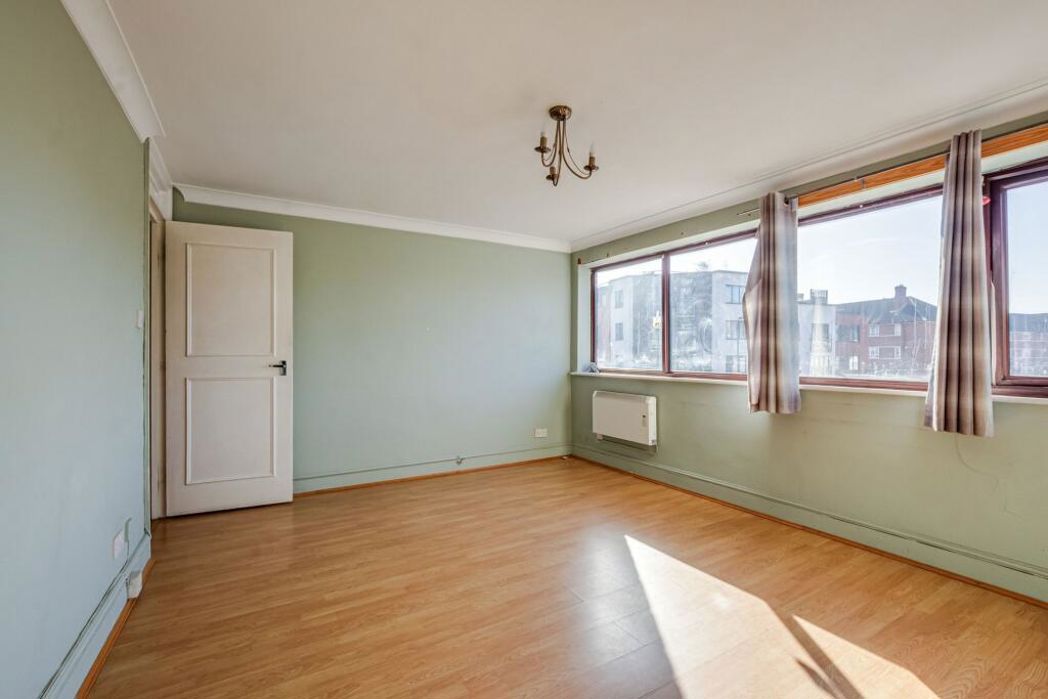 Property image 4 of 8