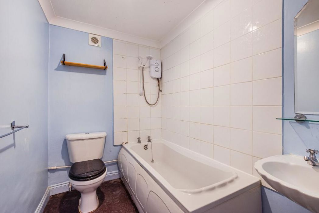 Property image 7 of 8