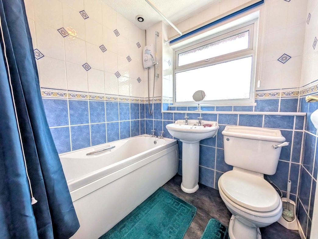 Property image 11 of 15
