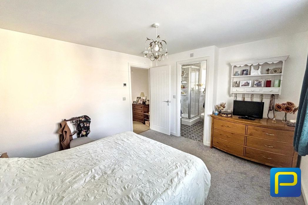 Property image 11 of 19