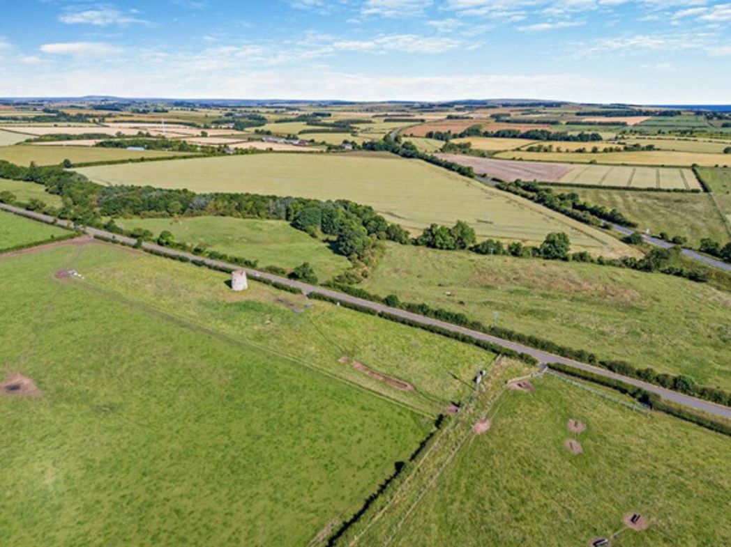 Property image 2 of 11