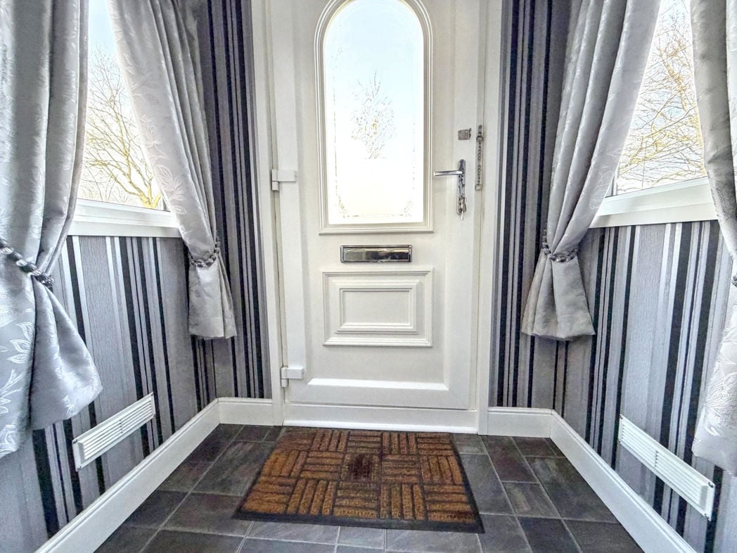 Entrance/Porch