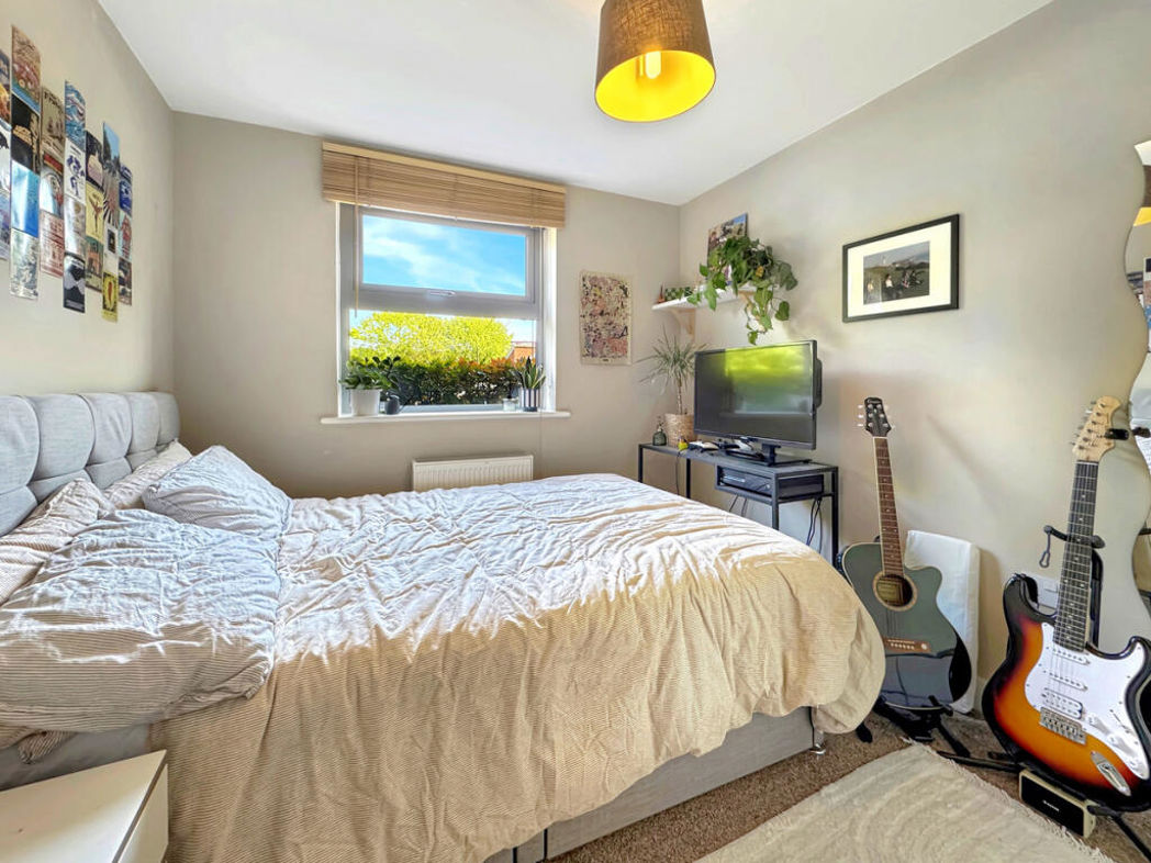Property image 8 of 12