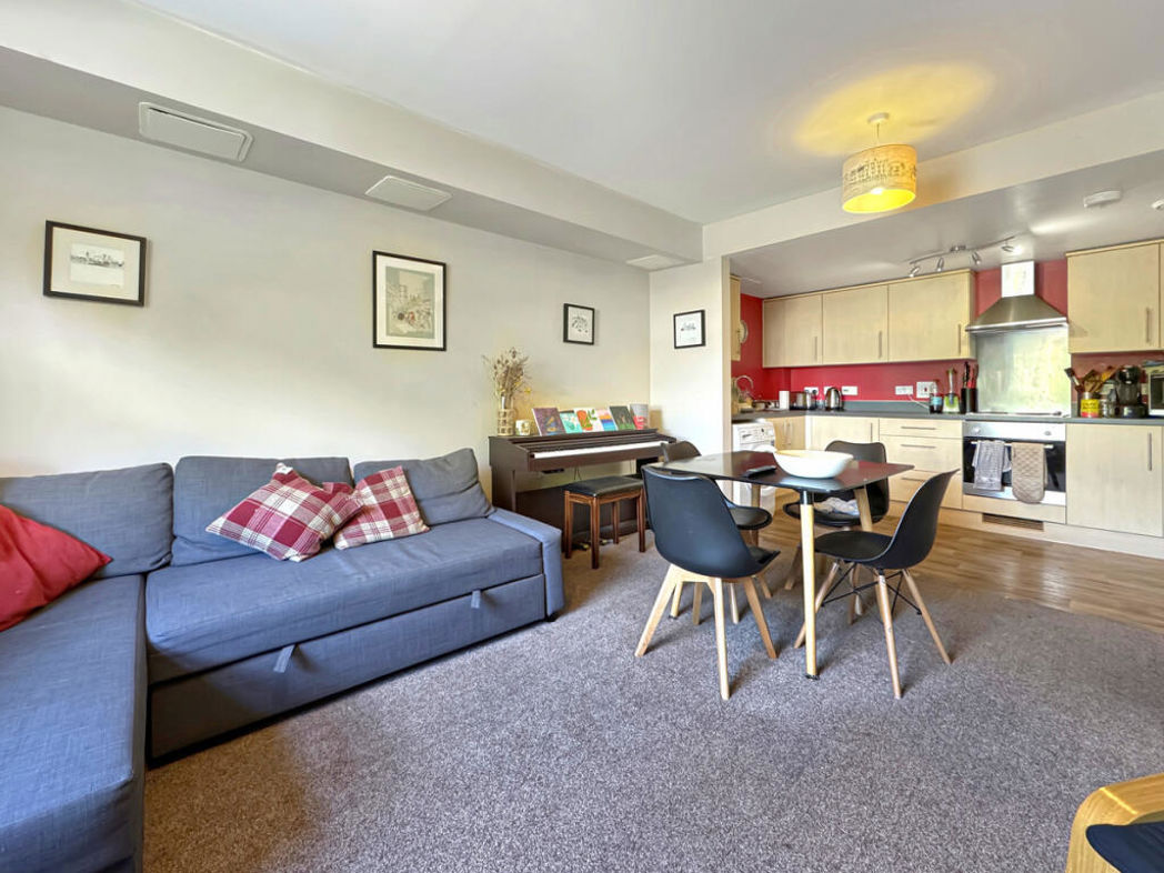 Property image 4 of 12