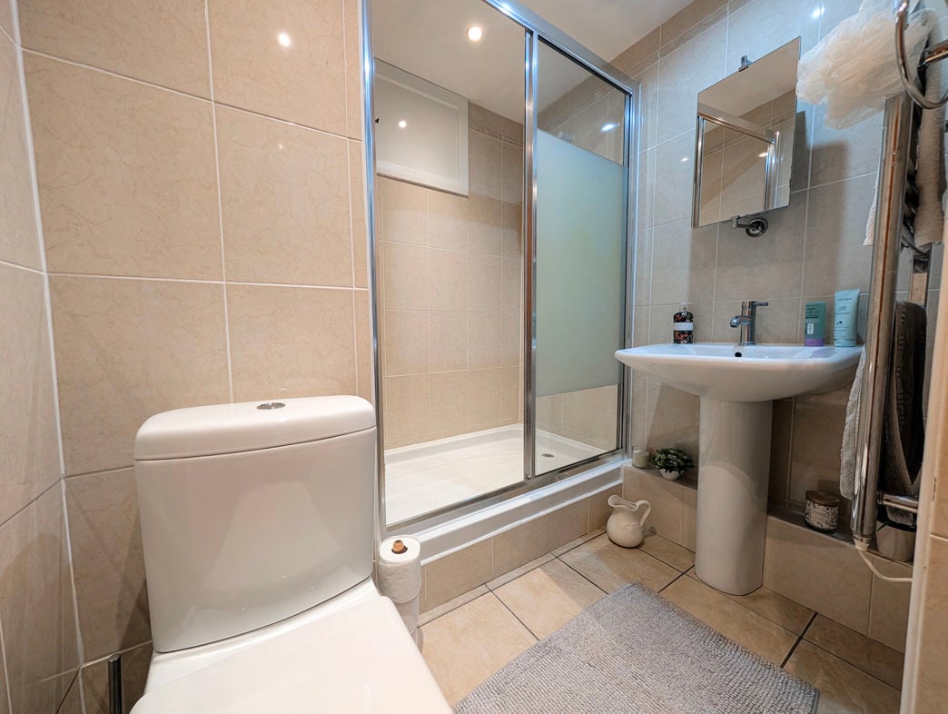 Property image 8 of 11