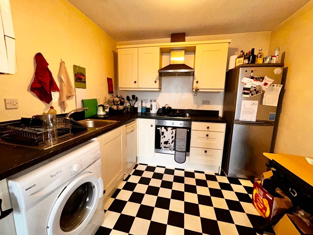 Property image 3 of 9