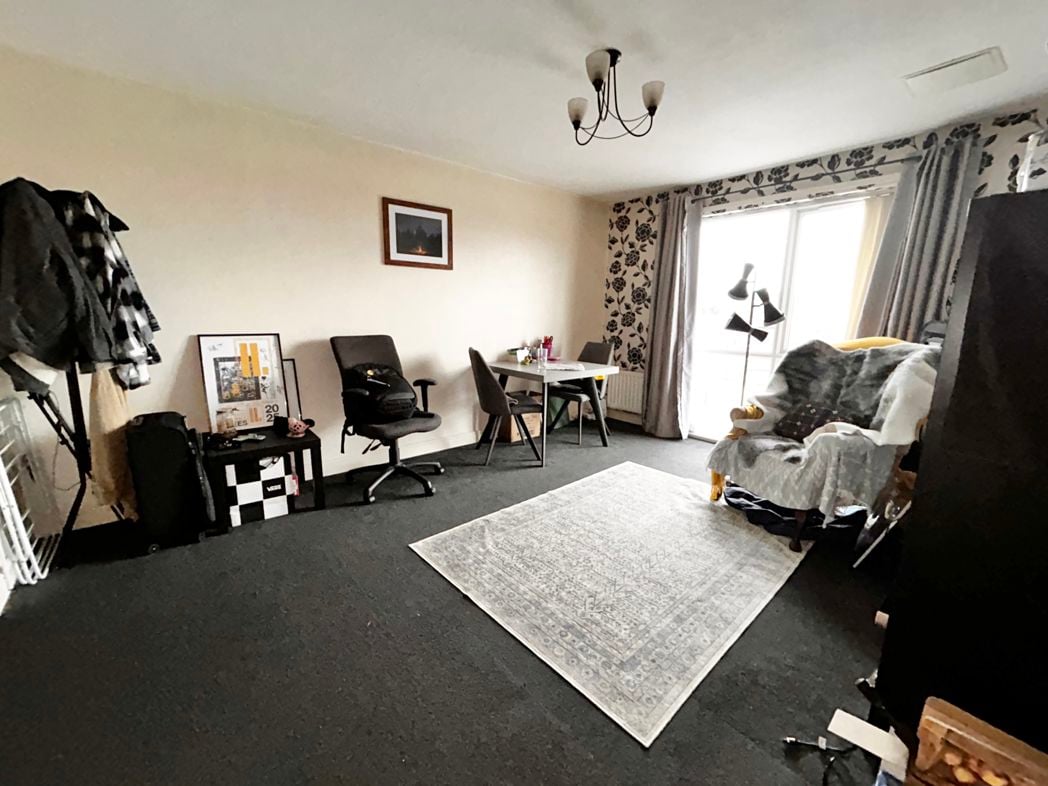 Property image 2 of 9