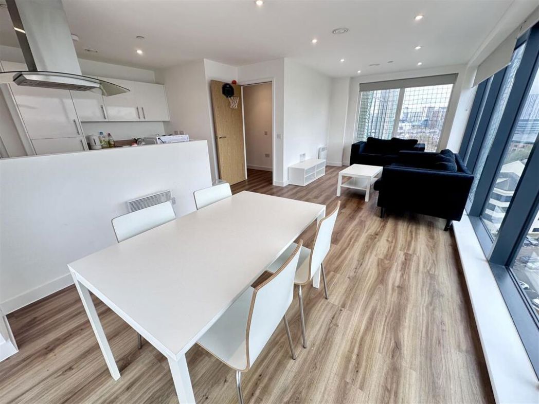 Property image 2 of 19