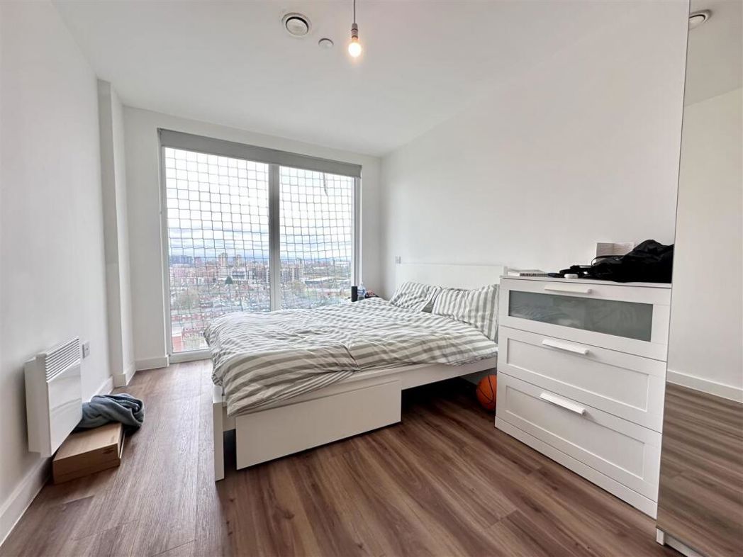 Property image 11 of 19