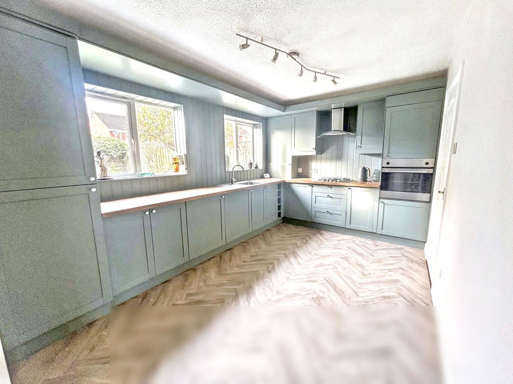 Property image 3 of 21